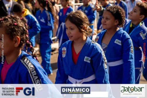 Desfile-Civico-Militar-emociona-e-atrai-multidao-no-aniversario-de-130-anos-de-Jatai-226 (1)