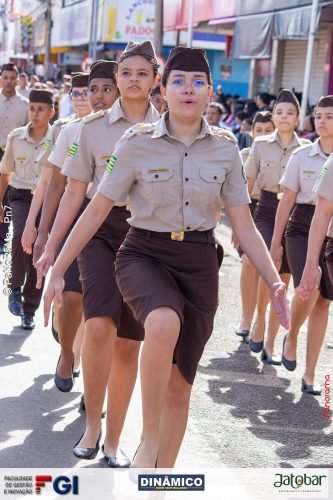 Desfile-Civico-Militar-emociona-e-atrai-multidao-no-aniversario-de-130-anos-de-Jatai-226 (1) (1)