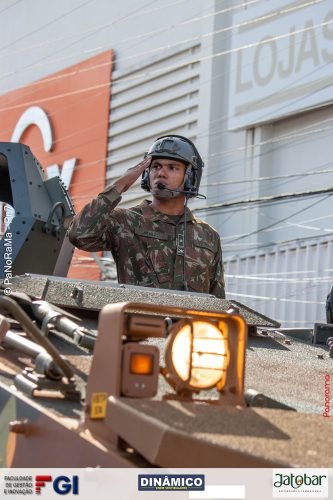 Desfile-Civico-Militar-emociona-e-atrai-multidao-no-aniversario-de-130-anos-de-Jatai-228 (1) (1) (1)