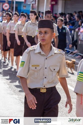 Desfile-Civico-Militar-emociona-e-atrai-multidao-no-aniversario-de-130-anos-de-Jatai-231 (1) (1)