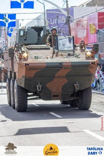 Desfile-Civico-Militar-emociona-e-atrai-multidao-no-aniversario-de-130-anos-de-Jatai-231 (1) (1) (1)