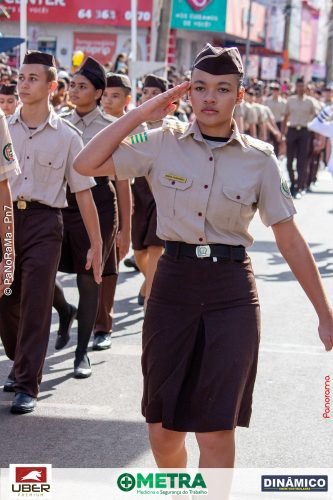 Desfile-Civico-Militar-emociona-e-atrai-multidao-no-aniversario-de-130-anos-de-Jatai-233 (1) (1)