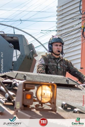 Desfile-Civico-Militar-emociona-e-atrai-multidao-no-aniversario-de-130-anos-de-Jatai-233 (1) (1) (1)