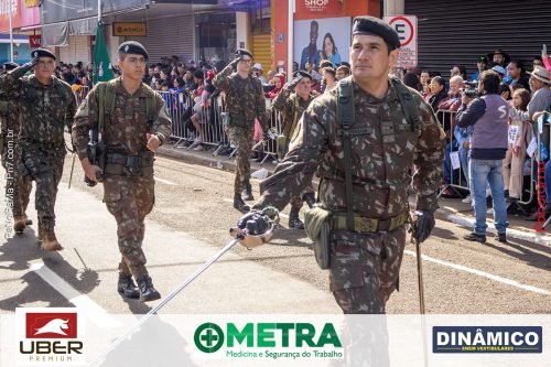 Desfile-Civico-Militar-emociona-e-atrai-multidao-no-aniversario-de-130-anos-de-Jatai-234 (1) (1)