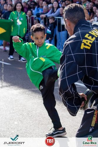 Desfile-Civico-Militar-emociona-e-atrai-multidao-no-aniversario-de-130-anos-de-Jatai-238 (1)