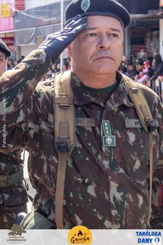 Desfile-Civico-Militar-emociona-e-atrai-multidao-no-aniversario-de-130-anos-de-Jatai-239 (1) (1)