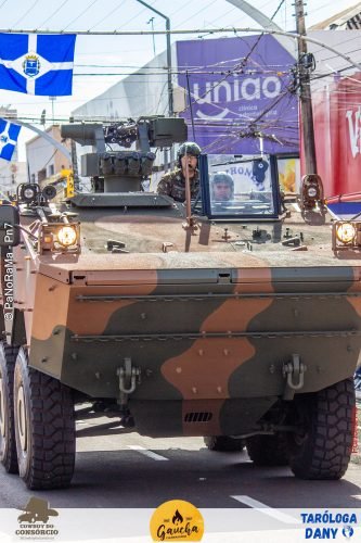 Desfile-Civico-Militar-emociona-e-atrai-multidao-no-aniversario-de-130-anos-de-Jatai-243 (1) (1) (1)