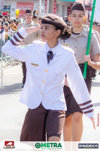 Desfile-Civico-Militar-emociona-e-atrai-multidao-no-aniversario-de-130-anos-de-Jatai-244 (1) (1)