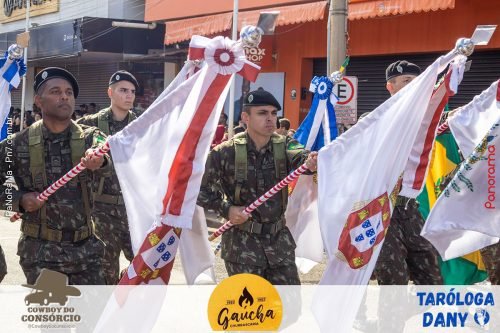Desfile-Civico-Militar-emociona-e-atrai-multidao-no-aniversario-de-130-anos-de-Jatai-251 (1) (1)