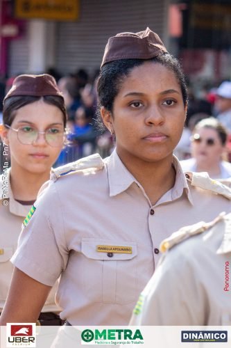 Desfile-Civico-Militar-emociona-e-atrai-multidao-no-aniversario-de-130-anos-de-Jatai-253 (1) (1)