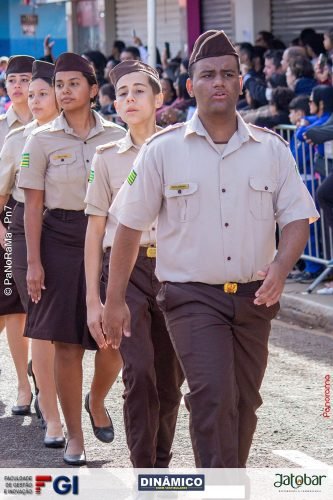Desfile-Civico-Militar-emociona-e-atrai-multidao-no-aniversario-de-130-anos-de-Jatai-255 (1) (1)