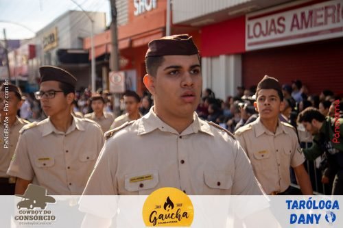 Desfile-Civico-Militar-emociona-e-atrai-multidao-no-aniversario-de-130-anos-de-Jatai-25 (1) (1)