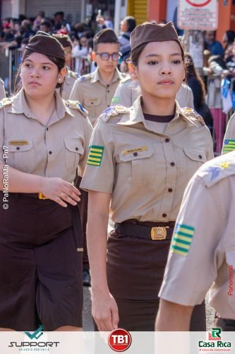 Desfile-Civico-Militar-emociona-e-atrai-multidao-no-aniversario-de-130-anos-de-Jatai-25 (1) (1) (1)