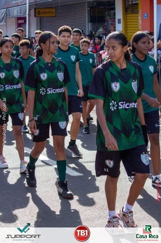 Desfile-Civico-Militar-emociona-e-atrai-multidao-no-aniversario-de-130-anos-de-Jatai-26 (1) (1)