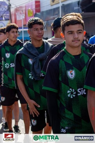 Desfile-Civico-Militar-emociona-e-atrai-multidao-no-aniversario-de-130-anos-de-Jatai-28 (1) (1)