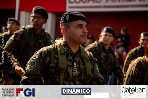 Desfile-Civico-Militar-emociona-e-atrai-multidao-no-aniversario-de-130-anos-de-Jatai-28 (1) (1) (1)