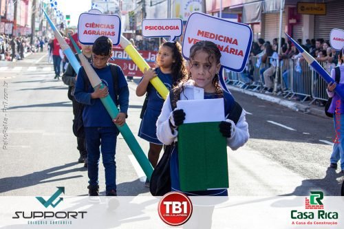 Desfile-Civico-Militar-emociona-e-atrai-multidao-no-aniversario-de-130-anos-de-Jatai-290