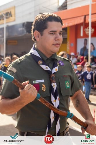 Desfile-Civico-Militar-emociona-e-atrai-multidao-no-aniversario-de-130-anos-de-Jatai-293 (1)