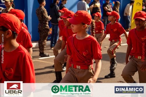 Desfile-Civico-Militar-emociona-e-atrai-multidao-no-aniversario-de-130-anos-de-Jatai-2 (1) (1)
