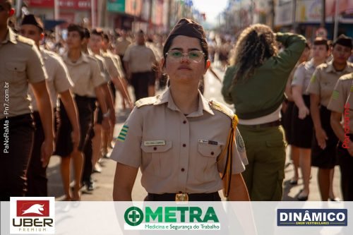 Desfile-Civico-Militar-emociona-e-atrai-multidao-no-aniversario-de-130-anos-de-Jatai-33 (1) (1)