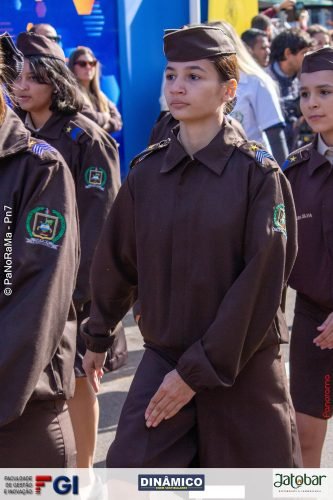 Desfile-Civico-Militar-emociona-e-atrai-multidao-no-aniversario-de-130-anos-de-Jatai-40 (1) (1) (1)