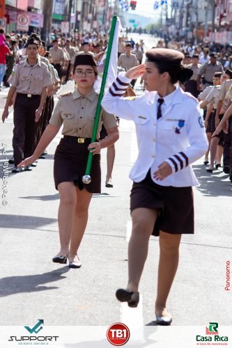 Desfile-Civico-Militar-emociona-e-atrai-multidao-no-aniversario-de-130-anos-de-Jatai-41 (1) (1) (1)