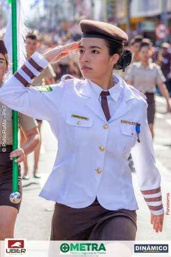 Desfile-Civico-Militar-emociona-e-atrai-multidao-no-aniversario-de-130-anos-de-Jatai-42 (1) (1) (1)