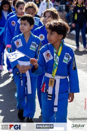 Desfile-Civico-Militar-emociona-e-atrai-multidao-no-aniversario-de-130-anos-de-Jatai-47 (1) (1)