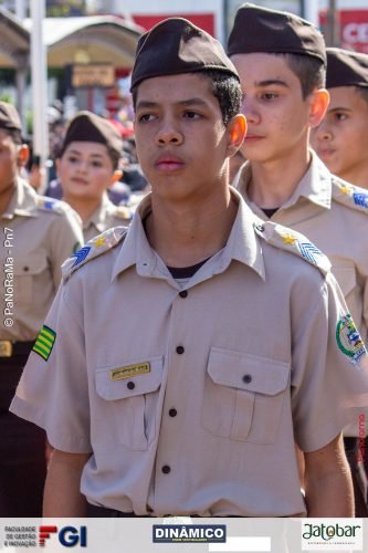 Desfile-Civico-Militar-emociona-e-atrai-multidao-no-aniversario-de-130-anos-de-Jatai-48 (1) (1) (1)