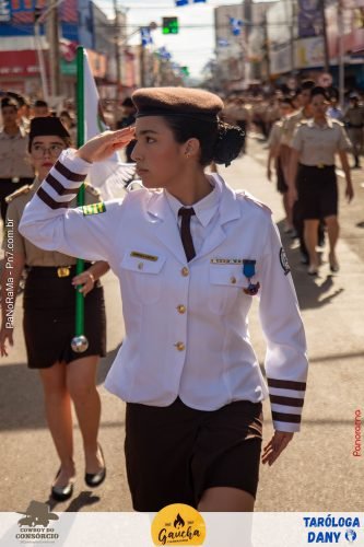 Desfile-Civico-Militar-emociona-e-atrai-multidao-no-aniversario-de-130-anos-de-Jatai-55 (1) (1)