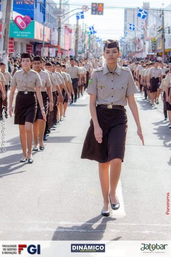 Desfile-Civico-Militar-emociona-e-atrai-multidao-no-aniversario-de-130-anos-de-Jatai-56 (1) (1) (1)