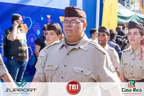 Desfile-Civico-Militar-emociona-e-atrai-multidao-no-aniversario-de-130-anos-de-Jatai-5 (1) (1) (1)