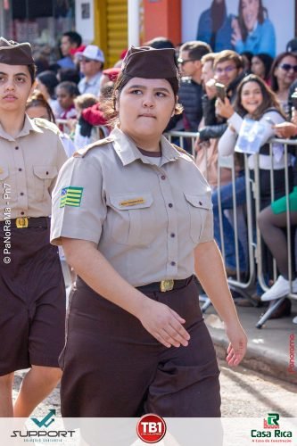 Desfile-Civico-Militar-emociona-e-atrai-multidao-no-aniversario-de-130-anos-de-Jatai-61 (1) (1) (1)