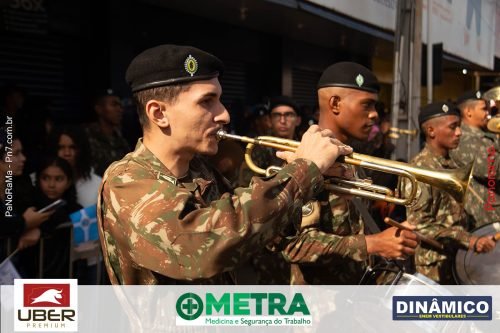 Desfile-Civico-Militar-emociona-e-atrai-multidao-no-aniversario-de-130-anos-de-Jatai-62 (1) (1) (1)