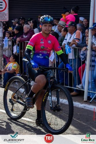 Desfile-Civico-Militar-emociona-e-atrai-multidao-no-aniversario-de-130-anos-de-Jatai-63 (1) (1)