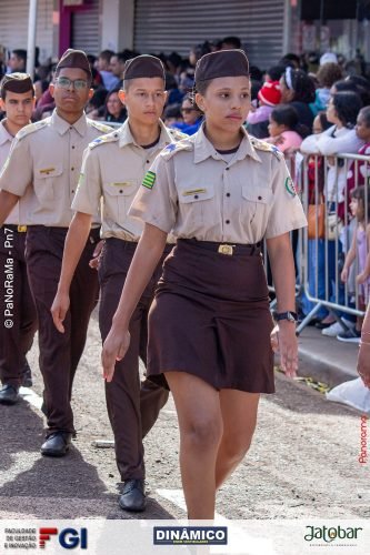 Desfile-Civico-Militar-emociona-e-atrai-multidao-no-aniversario-de-130-anos-de-Jatai-72 (1) (1) (1)
