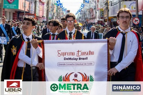 Desfile-Civico-Militar-emociona-e-atrai-multidao-no-aniversario-de-130-anos-de-Jatai-77 (1) (1)