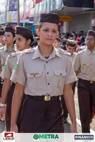 Desfile-Civico-Militar-emociona-e-atrai-multidao-no-aniversario-de-130-anos-de-Jatai-78 (1) (1) (1)