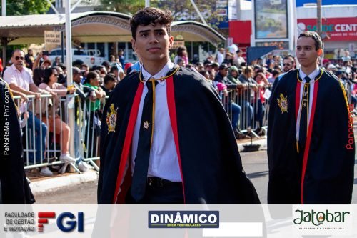 Desfile-Civico-Militar-emociona-e-atrai-multidao-no-aniversario-de-130-anos-de-Jatai-79 (1) (1)