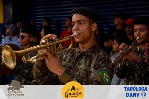 Desfile-Civico-Militar-emociona-e-atrai-multidao-no-aniversario-de-130-anos-de-Jatai-79 (1) (1) (1)