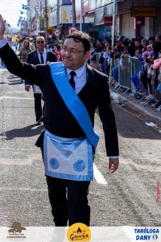 Desfile-Civico-Militar-emociona-e-atrai-multidao-no-aniversario-de-130-anos-de-Jatai-82 (1) (1)