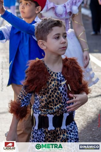 Desfile-Civico-Militar-emociona-e-atrai-multidao-no-aniversario-de-130-anos-de-Jatai-83 (1)