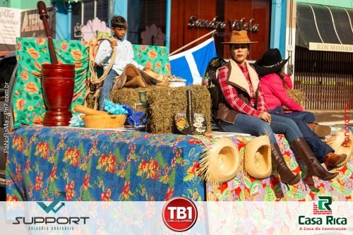 Desfile-Civico-Militar-emociona-e-atrai-multidao-no-aniversario-de-130-anos-de-Jatai-84 (1)