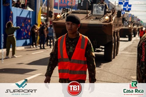 Desfile-Civico-Militar-emociona-e-atrai-multidao-no-aniversario-de-130-anos-de-Jatai-89 (1) (1) (1)