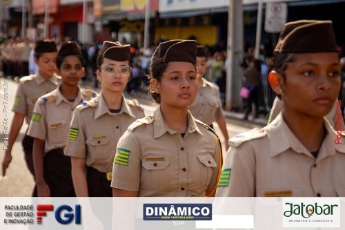 Desfile-Civico-Militar-emociona-e-atrai-multidao-no-aniversario-de-130-anos-de-Jatai-92 (1) (1)