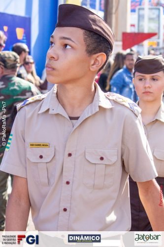 Desfile-Civico-Militar-emociona-e-atrai-multidao-no-aniversario-de-130-anos-de-Jatai-92 (1) (1) (1)