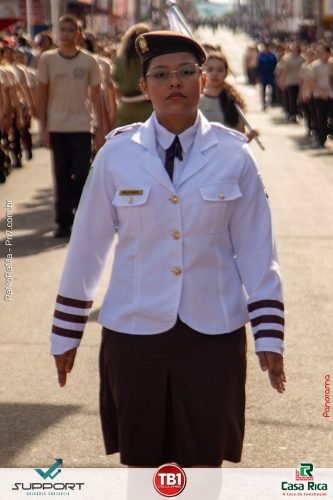 Desfile-Civico-Militar-emociona-e-atrai-multidao-no-aniversario-de-130-anos-de-Jatai-94 (1) (1)