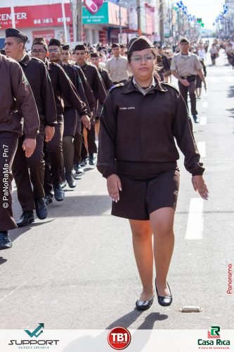 Desfile-Civico-Militar-emociona-e-atrai-multidao-no-aniversario-de-130-anos-de-Jatai-9 (1) (1) (1)