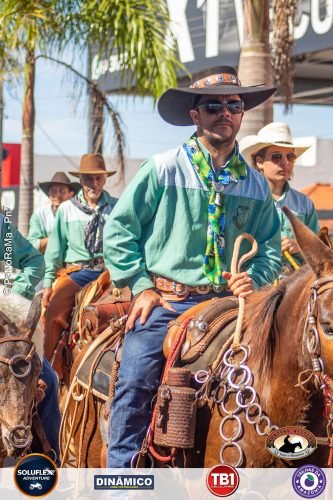 Desfile-dos-Cavaleiros-em-Jatai-132 (1)