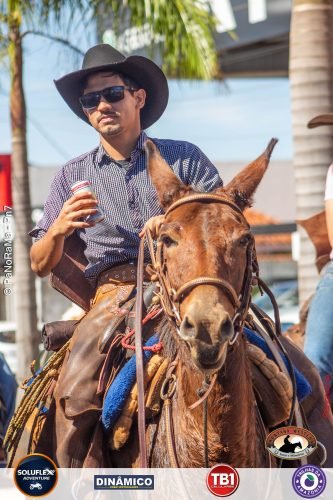 Desfile-dos-Cavaleiros-em-Jatai-177 (1)